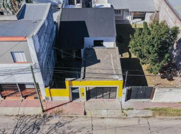 Casa de 4 ambientes, Rosario · Casa de 233 m² con 2 Dorm. y 2 Baños en Alquiler en Barrio Sarmiento