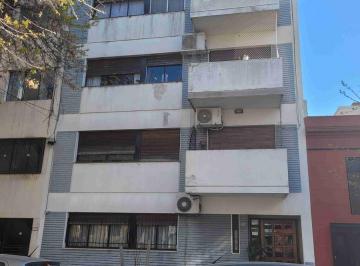 Departamento · 34m² · 2 Ambientes · Departamento. 2 Ambientes. Tercer Piso por Escalera. Luminoso. a Reciclar