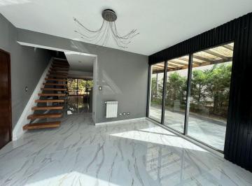 Casa · 277m² · 7 Ambientes · 1 Cochera · Venta Casa en Altos de Hudson II