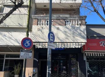 Local comercial · 244m² · Local y 2 PH Uso Comercial/vivienda - Mataderos