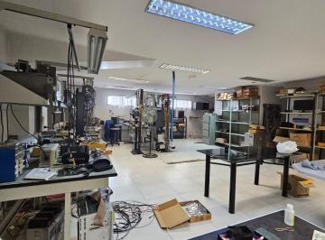 Bodega-Galpón · 540m² · Venta Galpón de 2 Plantas de 540 m² en Moron