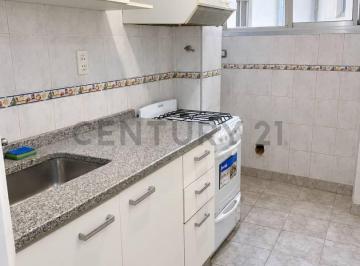 Departamento · 54m² · 3 Ambientes · Excelente Departamento de 3 Ambientes con Balcón en San Cristóbal / Monserrat en Alquiler