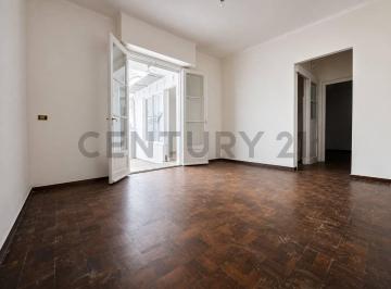 Departamento · 54m² · 2 Ambientes · Venta Departamento 3 Ambientes con Patio en Flores