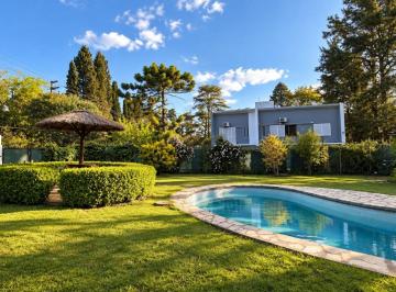 Casa · 80m² · 3 Ambientes · 3 Cocheras · Alquiler Casa 3 Ambientes - Parque Leloir