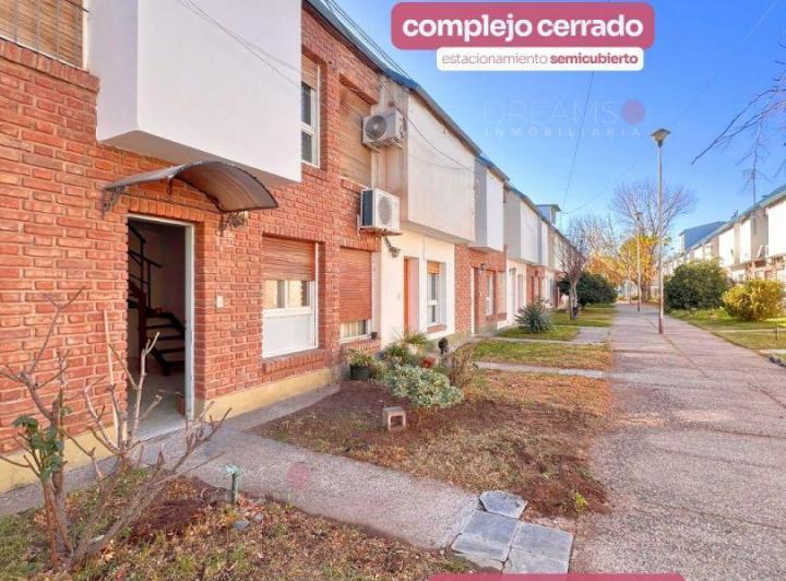 Casa · 71m² · 3 Dormitorios · 1 Cochera