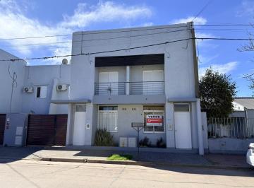 Departamento · 67m² · 2 Dormitorios · 1 Cochera · Departamento Duplex Independiente en Alquiler de 2 Dorm.