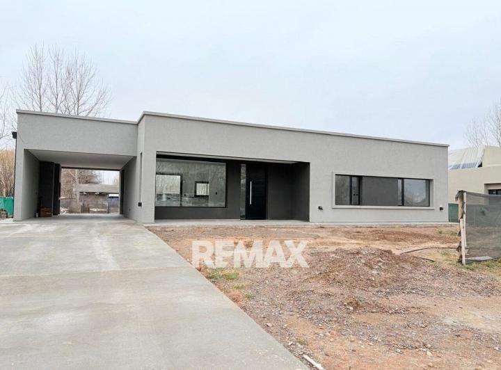 Casa · 150m² · 4 Ambientes · 1 Cochera