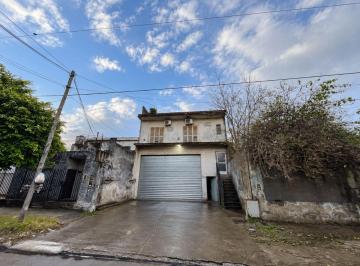 Casa · 347m² · 1 Ambiente · Venta Casa con Galpón Ciudadela Lote Propio
