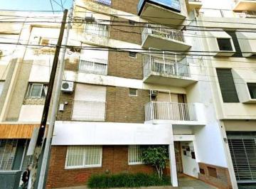 Departamento de 3 ambientes, Avellaneda · Alquiler Hermoso Depto Avellaneda Centro San Martin 981 1piso por Ascensor C/ Patio Apto Profesional