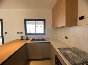 PH · 130m² · 4 Ambientes · 2 Cocheras · Venta de Duplex en Docta de 3 Dorm.