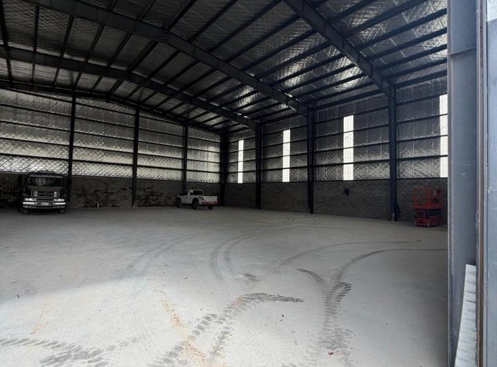 Bodega-Galpón · 900m² · 6 Cocheras