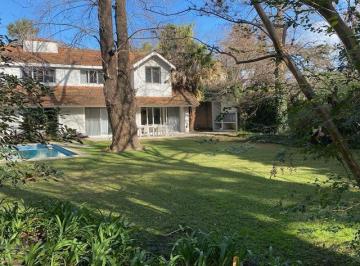 Casa · 400m² · 6 Ambientes · Casa en Venta, de 5 Dorm. en San Isidro Santa Rita