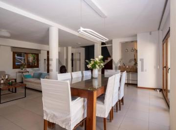 Casa · 220m² · 4 Ambientes · 2 Cocheras · Casa en Venta de 3 Dorm. + Estudio en La Plata