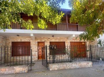 Casa · 193m² · 3 Dormitorios · 2 Cocheras · Casa 3 Dorm. B° Sanchez Elia