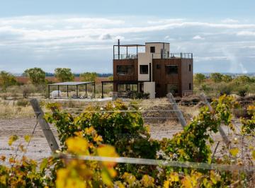 Casa · 240m² · 5 Ambientes · 1 Cochera · Casa en Venta en Tunuyan, Mendoza, Argentina