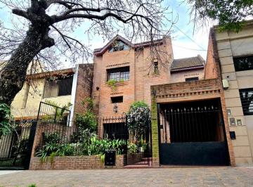 Casa · 218m² · 5 Ambientes · 1 Cochera · Casa con Cochera, Patio y Playroom – Villa Urquiza