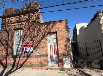 Casa · 176m² · 10 Ambientes · Casa Antigua Céntrica a Reciclar Apta Crédito
