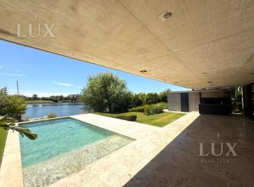 Casa · 284m² · 6 Ambientes · 4 Cocheras · Casa en Muelles a La Laguna Puertos del Lago