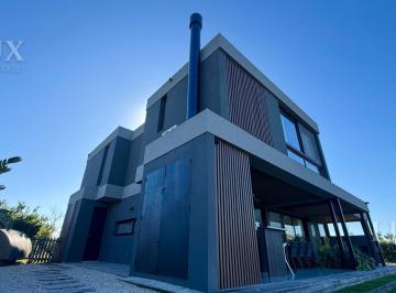 Casa · 253m² · 6 Ambientes · 4 Cocheras · Casa a La Laguna Marinas Puertos del Lago Escobar