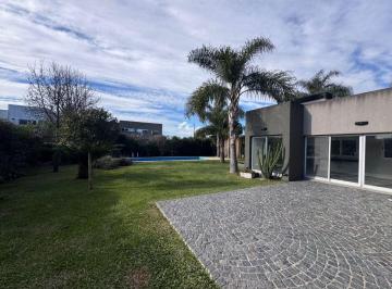 Casa de 4 ambientes, Berazategui · Casa en Alquiler - Ombues de Hudson