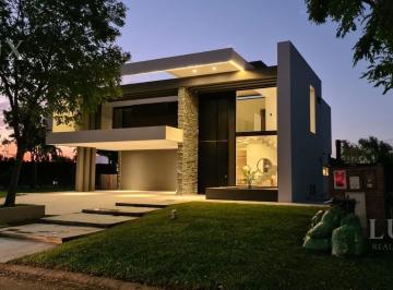 Casa · 300m² · 6 Ambientes · 4 Cocheras · Casa Amoblada en Alquiler Anual a La Laguna, Marinas Puertos Escobar
