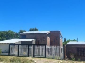 Casa · 300m² · 8 Ambientes · 2 Cocheras · 2 Casas en Malargüe