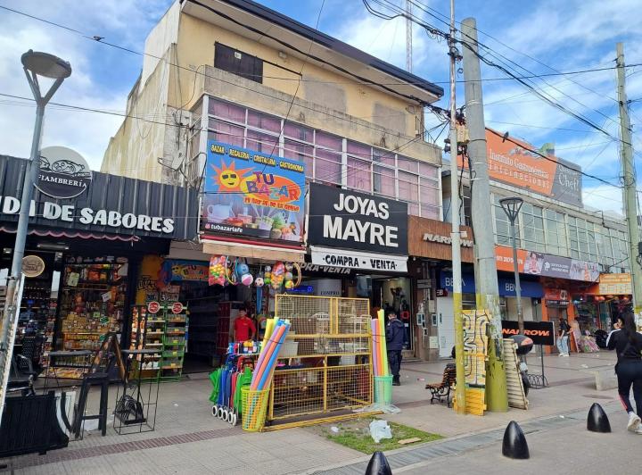 Local comercial · 477m²