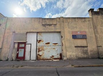 Bodega-Galpón · 900m² · Alquiler de Galpón en Nueva Pompeya