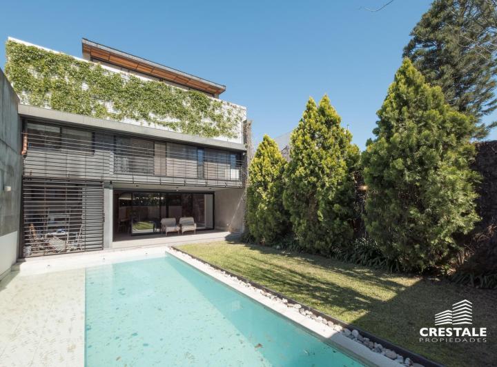 Casa · 191m² · 4 Ambientes · 2 Cocheras