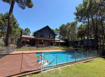 Casa · 327m² · 7 Ambientes · 4 Cocheras · Casa Chalet en Venta en La Herradura, Pinamar, Costa Atlántica
