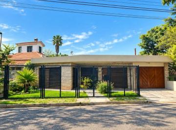 Casa de 15 ambientes, Córdoba · Casa en Alquiler C/ Cochera en Cerro de Las Rosas