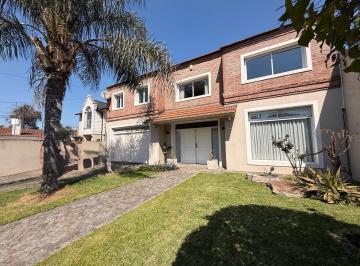 Casa · 270m² · 6 Ambientes · 2 Cocheras · Venta Casa de 6 Ambientes 4 Dorm. - Castelar Norte Ituzaingo