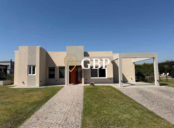 Casa · 145m² · 4 Ambientes · 2 Cocheras
