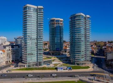 Departamento · 140m² · 4 Ambientes · 2 Cocheras · Alquiler Temporario - Dpto 4 Amb con Cochera Doble - Maral Explanada