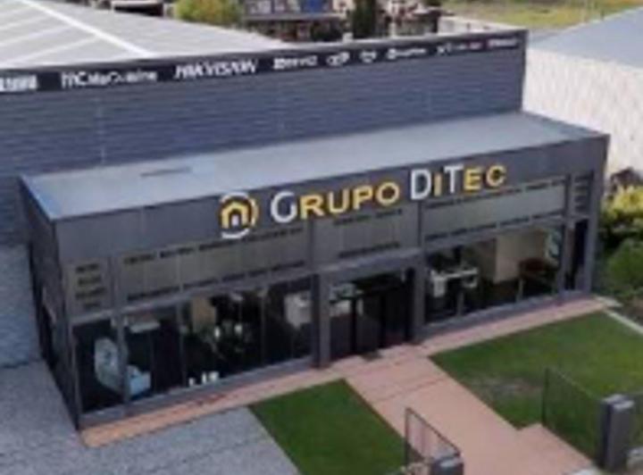 Local comercial · 1012m² · 3 Cocheras