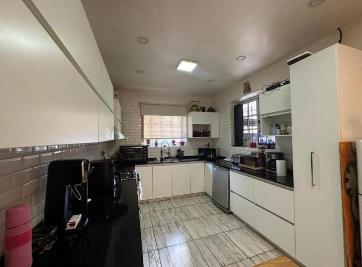 Casa · 70m² · 3 Ambientes · 2 Cocheras