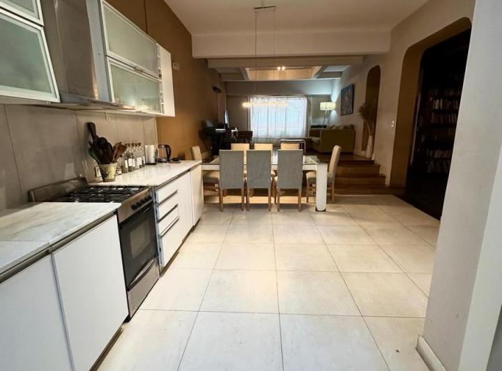 PH · 236m² · 6 Ambientes · 1 Cochera