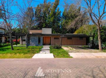 Casa de 4 ambientes, Campana · Excelente Casa Moderna en Venta - Barrio La Codorniz - Los Cardales