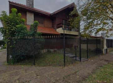 Casa de 7 ambientes, Quilmes · Casa + Departamento 3 Amb + 2 Entradas de Auto Independientes (Para 4 Autos) - Quilmes Oeste.