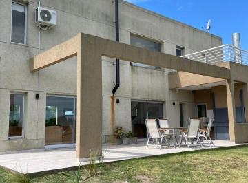 Casa · 175m² · 6 Ambientes · Casa en Venta - 4 Dorm. 3 Baños - San Miguel del Monte