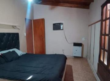 Casa · 326m² · 7 Ambientes · Casa en Venta - 6 Dorm. 4 Baños - Cordoba