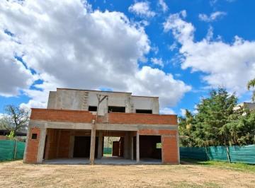 Casa · 224m² · 5 Ambientes · 2 Cocheras · Casa en Venta en San Matías - Area 5