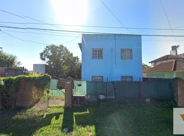 Casa · 180m² · 8 Ambientes