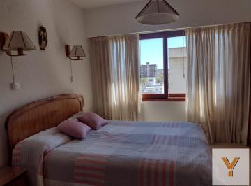 Departamento · 60m² · 3 Ambientes · Departamento en Alquiler Temporario - 2 Dorm. 2 Baños - Miramar