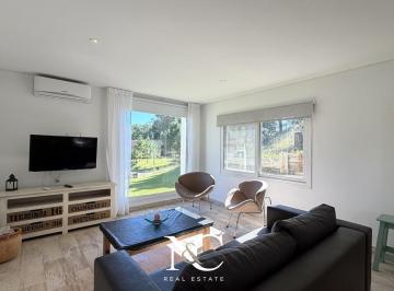 Casa · 140m² · 4 Ambientes · 2 Cocheras · Casa en Venta en Costa Esmeralda