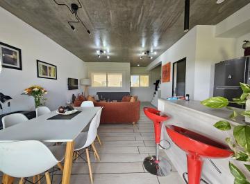 Living comedor cocina integrada · Departamento 3 Ambientes en 2 Plantas