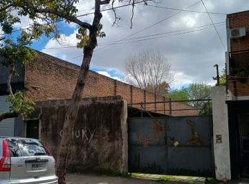 Terreno , Vicente López · Terreno de 341,377 m² en Venta en Olivos Calle Acasusso 2851