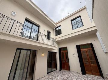 Casa · 148m² · 5 Ambientes · Casa Venta, Tres Dorm., a Estrenar, Pichincha, Parrilla, Patio