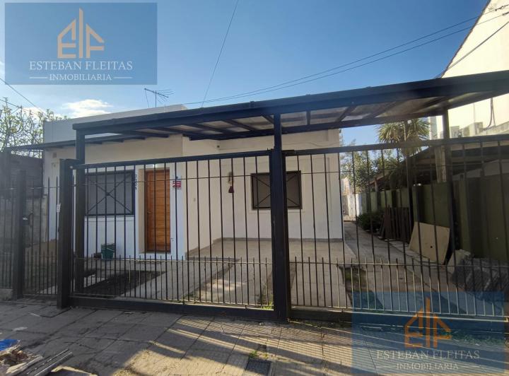 Casa · 85m² · 3 Ambientes · 2 Cocheras