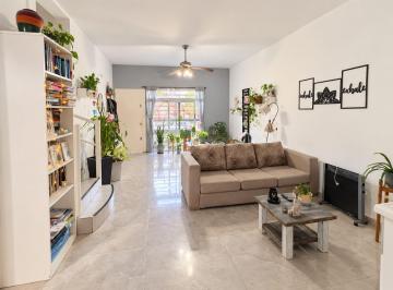 Casa · 141m² · 4 Ambientes · 1 Cochera · Casa en Venta 4 Amb Patio Parrilla Cochera Gerli